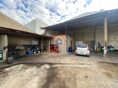 <strong>BARRACÃO PARA LOCAÇÃO NO BAIRRO CONTORNO</strong>