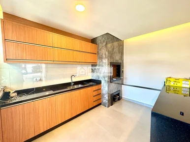 Casa Semimobiliada Para Locação No Centro