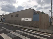 <strong>Casa de esquina para locação no centro</strong>