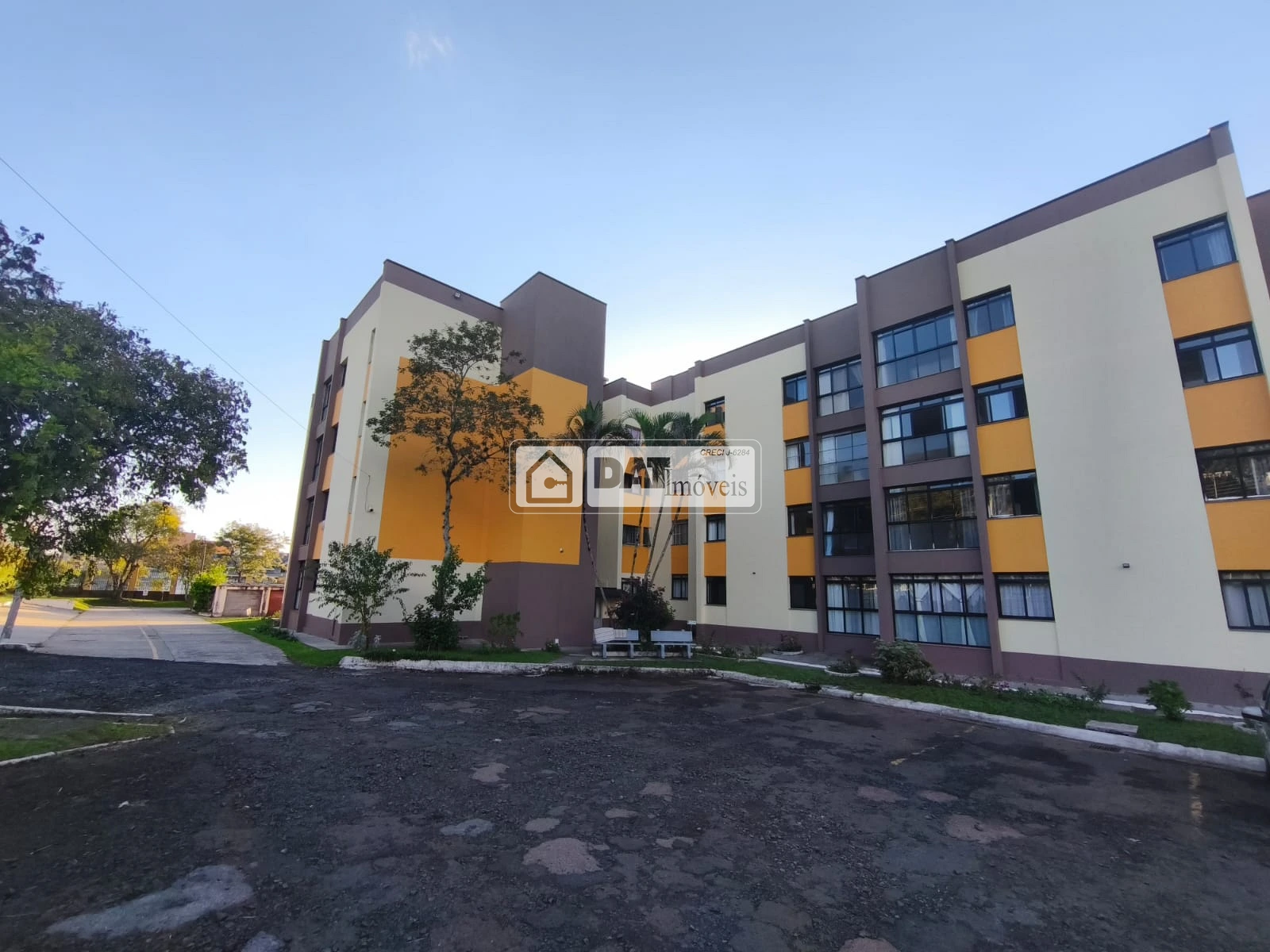 Apartamento No Condomínio Do Monteiro Lobato