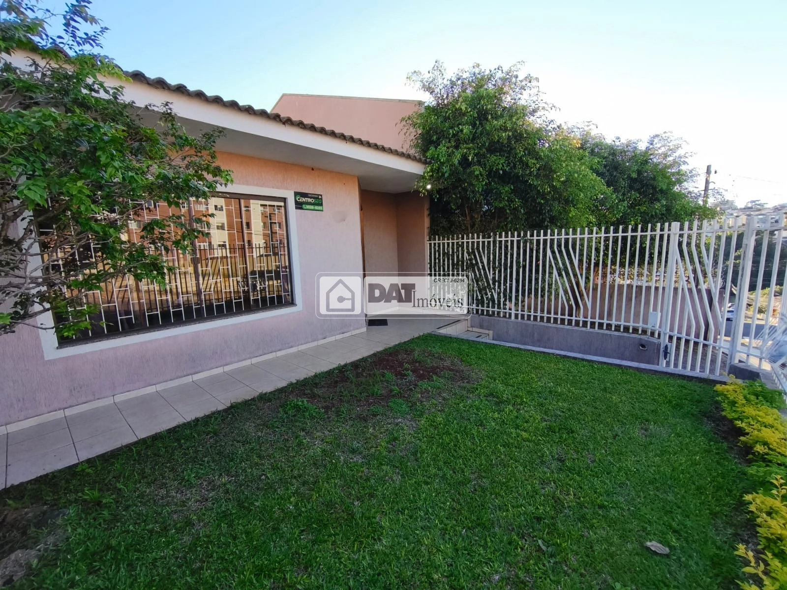 Casa Mobiliada Para Locação Em Uvaranas