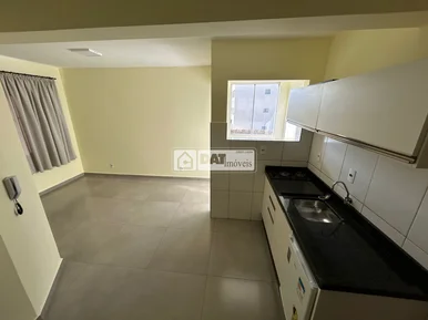 Apartamento Semimobiliado Para Locação No Centro