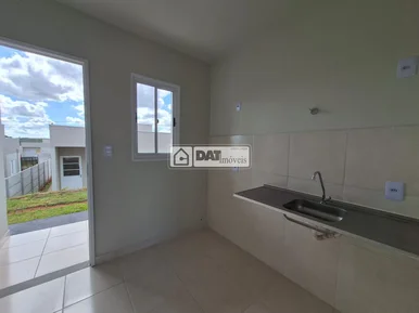 Casa Para Locação No Bairro Neves