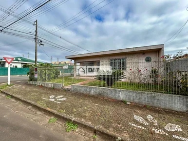 <strong>Casa de esquina para locação no Colônia Dona Luiza</strong>