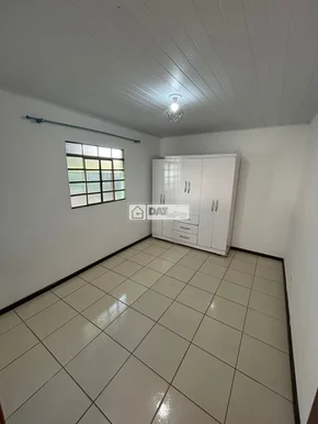 Casa Semi Mobiliada Para Locação No Bairro Contorno
