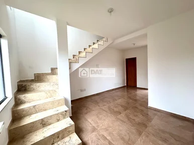 Sobrado Em Uvaranas