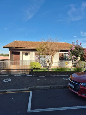 Casa à Venda Em órfãs