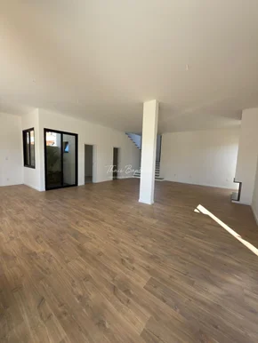 Condominio Vale Dos Vinhedos - Sobrado à Venda - Oficinas