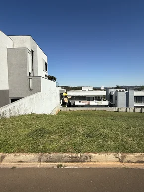 Condomínio La Defense - Terreno à Venda - Estrela