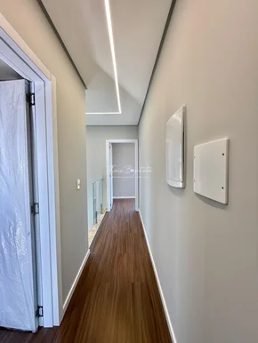 Condomínio  Ecoville - Sobrado à Venda - Contorno