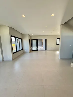 Condomínio  Ecoville - Sobrado à Venda - Contorno