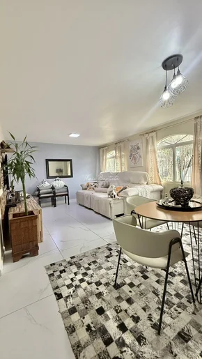 Casa à Venda - Uvaranas