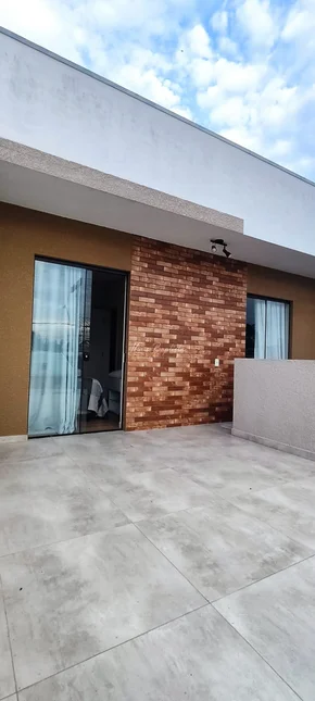 Sobrado à Venda  - Uvaranas