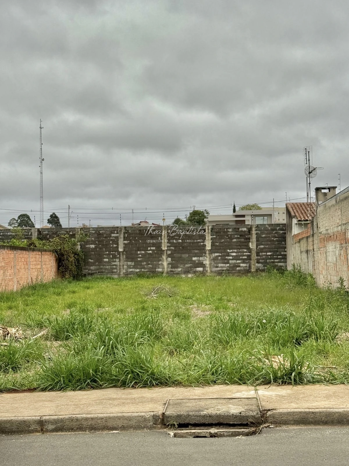 Terreno à Venda - Cará Cará