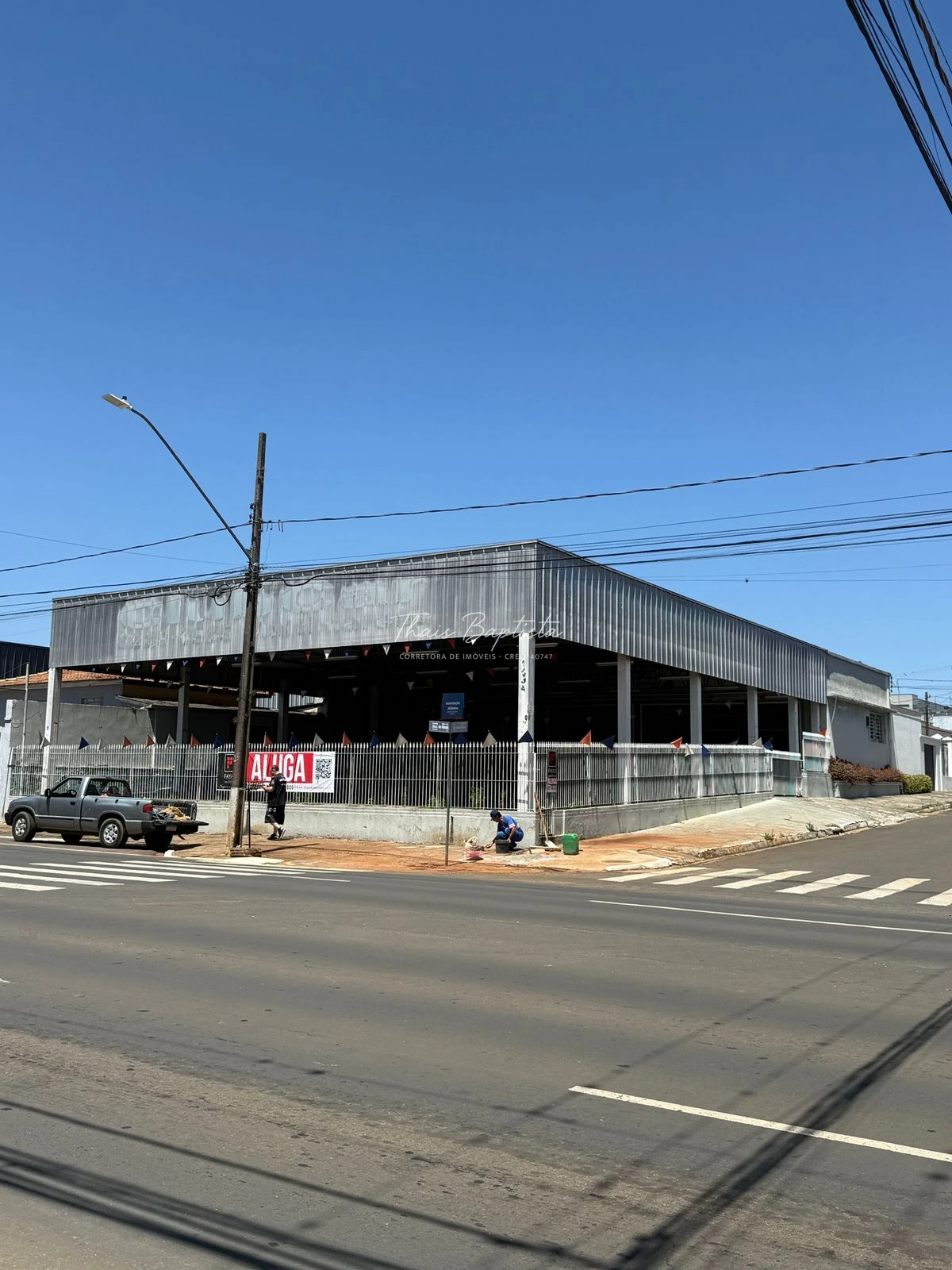 Imóvel Comercial De Esquina Para Locação - Oficinas