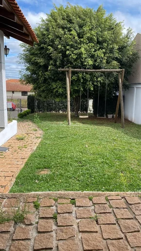 Sobrado Amplo à Venda, Ensolarado E Próximo Ao Centro