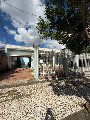 <strong>CASA TÉRREA À VENDA ? RESIDÊNCIA OU COMÉRCIO - VILA ESTRELA</strong>