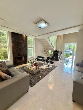 <strong>CONDOMÍNIO PARQUE DOS FRANCES - SOBRADO EM OFICINAS</strong>