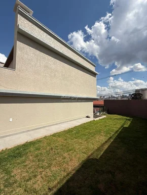 Sobrado De Esquina Sendo 3 Suítes à Venda - Jd Carvalho