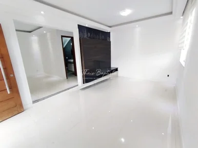 Sobrado à Venda - Uvaranas