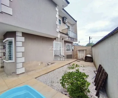 Sobrado à Venda - Uvaranas