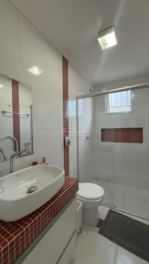 Casa Residencial Ou Comercial Com Piscina  Venda-uvaranas