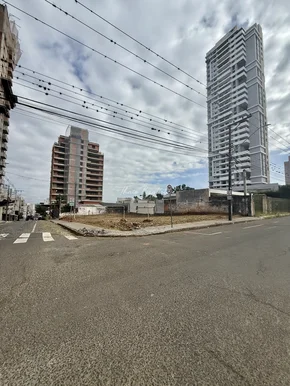 Terreno á Venda - Oficinas