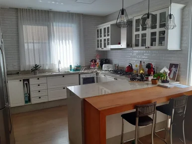 Condomínio Villa Toscana - Sobrado à Venda - Oficinas