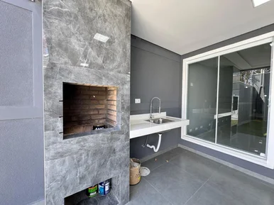 <strong>Casa Padrão</strong>&nbsp;<small>(3 dormit&oacute;rios sendo 1 su&iacute;te)</small>