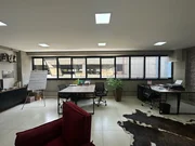 <strong>Sala Comercial Center Offices</strong>