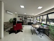 <strong>Sala Comercial Center Offices</strong>