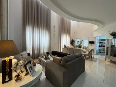 <strong>Casa Padrão</strong>&nbsp;<small>(4 dormit&oacute;rios sendo 1 su&iacute;te)</small>