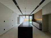 <strong>Casa em Condomínio</strong>&nbsp;<small>(3 dormit&oacute;rios sendo 3 su&iacute;tes)</small>