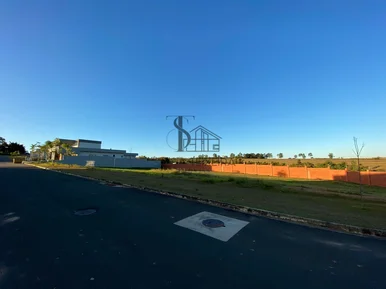 <strong>Terreno no Condomínio Jardins da Cidade com 1,272m²</strong>