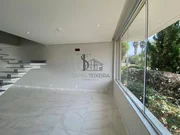 <strong></strong>&nbsp;<small>(4 dormit&oacute;rios sendo 4 su&iacute;tes)</small>