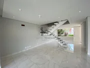 <strong></strong>&nbsp;<small>(4 dormit&oacute;rios sendo 4 su&iacute;tes)</small>