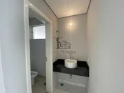 <strong></strong>&nbsp;<small>(4 dormit&oacute;rios sendo 4 su&iacute;tes)</small>