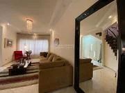 <strong></strong>&nbsp;<small>(3 dormit&oacute;rios sendo 1 su&iacute;te)</small>