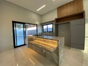 <strong></strong>&nbsp;<small>(3 dormit&oacute;rios sendo 1 su&iacute;te)</small>