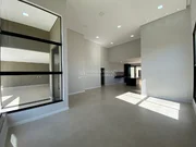 <strong>Residência de alto padrão: Casa em condomínio com 3 suítes e</strong>