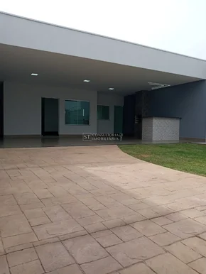 <strong></strong>&nbsp;<small>(3 dormit&oacute;rios sendo 1 su&iacute;te)</small>