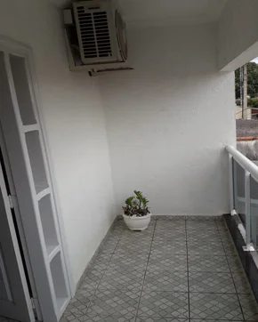 <strong></strong>&nbsp;<small>(3 dormit&oacute;rios)</small>