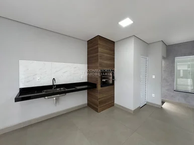 <strong></strong>&nbsp;<small>(3 dormit&oacute;rios sendo 1 su&iacute;te)</small>