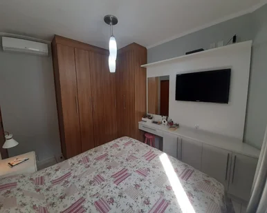 <strong></strong>&nbsp;<small>(2 dormit&oacute;rios)</small>