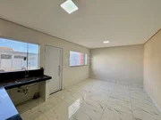 <strong></strong>&nbsp;<small>(2 dormit&oacute;rios sendo 1 su&iacute;te)</small>