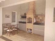 <strong></strong>&nbsp;<small>(3 dormit&oacute;rios sendo 1 su&iacute;te)</small>