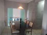 <strong></strong>&nbsp;<small>(3 dormit&oacute;rios sendo 1 su&iacute;te)</small>