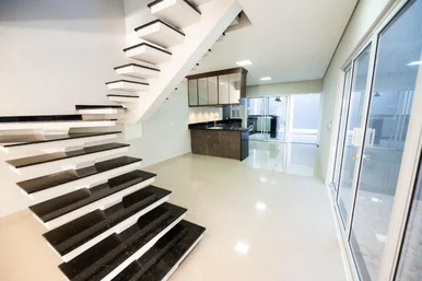 <strong></strong>&nbsp;<small>(3 dormit&oacute;rios sendo 1 su&iacute;te)</small>