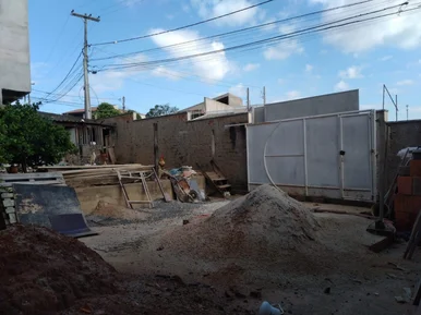 <strong></strong> ()