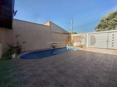 <strong></strong>&nbsp;<small>(3 dormit&oacute;rios sendo 1 su&iacute;te)</small>